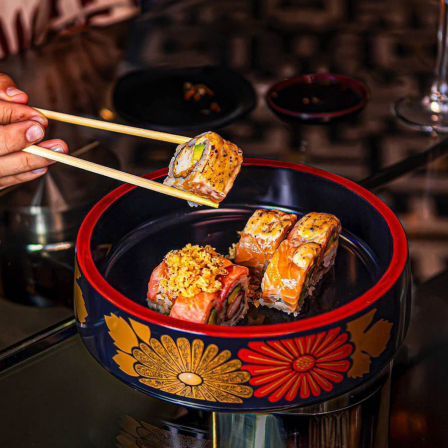 Cada pieza de sushi cuenta una historia, desde el arroz perfectamente sazonado.